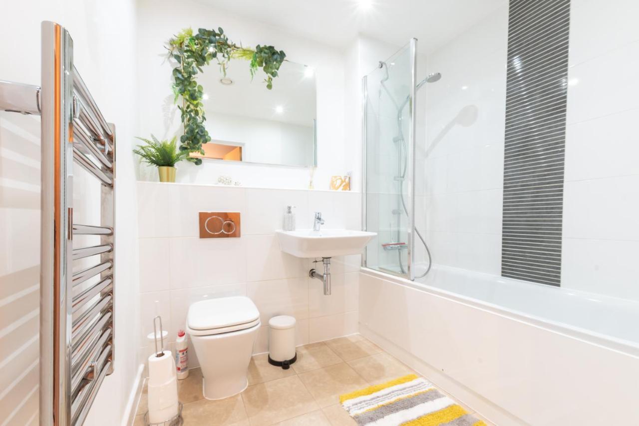Amber Apartment Oasis - Your Gateway To Southampton'S Vibrant Heart, Port, Shopping Buitenkant foto
