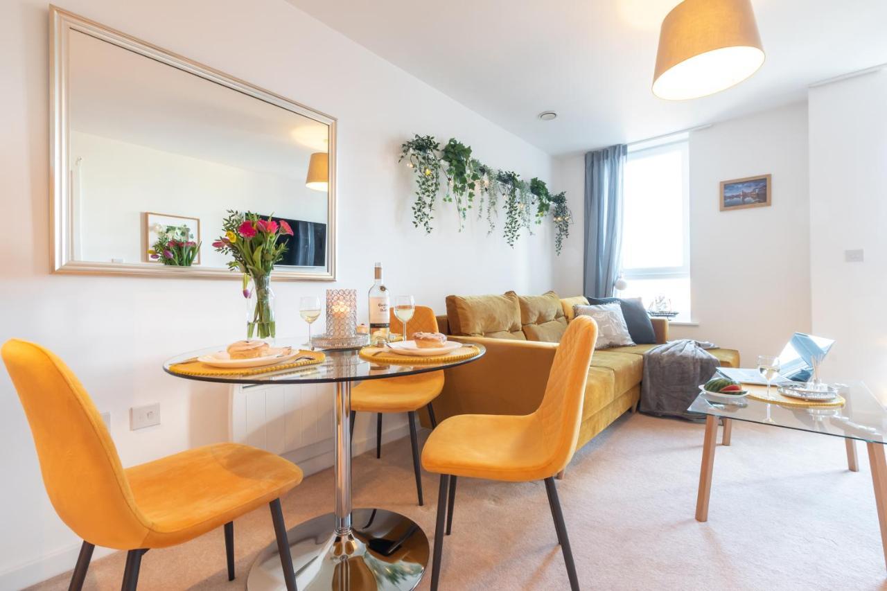 Amber Apartment Oasis - Your Gateway To Southampton'S Vibrant Heart, Port, Shopping Buitenkant foto